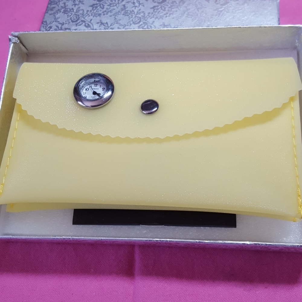 Cosmetic bag